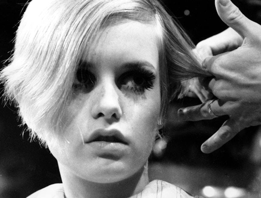 siglo xx plano individual primer plano decada 1960 mujeres pelos personajes internacionales programas de tv blanco y negro modelos maquillaje nueva york person human face finger head