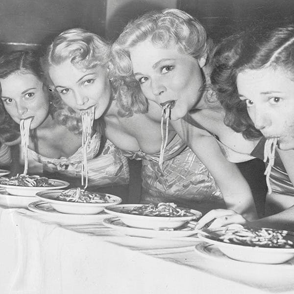 black & white;format landscape;female;plate;food;table;competitions contests;bizarre;comic;north america;key 548807 (1);key subject/studies/eating/pasta/3j person human meal food people restaurant dish