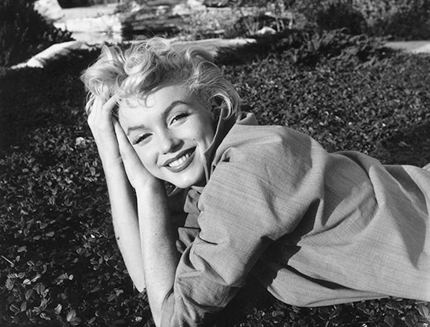 black & white;format landscape;female;film;film actress;personality;american;bar 1309-18;m/cin/port/monroe/marilyn smile face person female laughing blonde teen kid girl outdoors