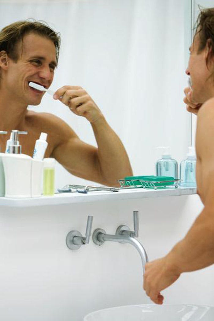 decada 2010 siglo xxi hombres person human face washing
